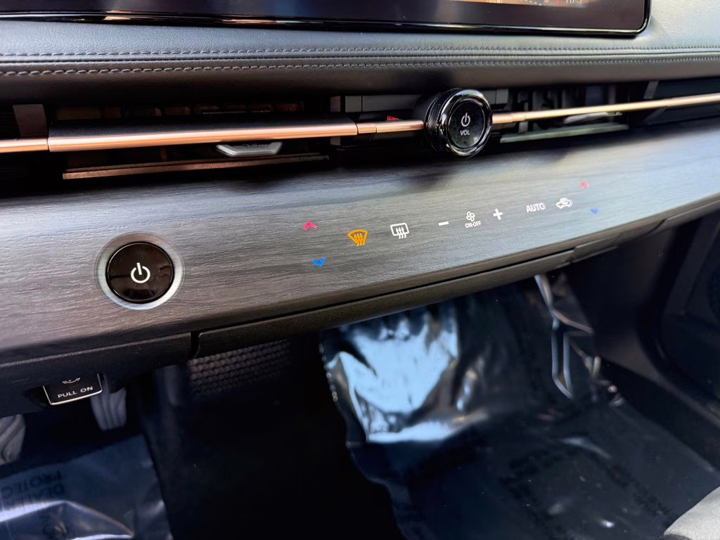 2024 Brilliant Silver Metallic/Black Diamond Pearl Nissan ARIYA ENGAGE e-4ORCE AWD SUV