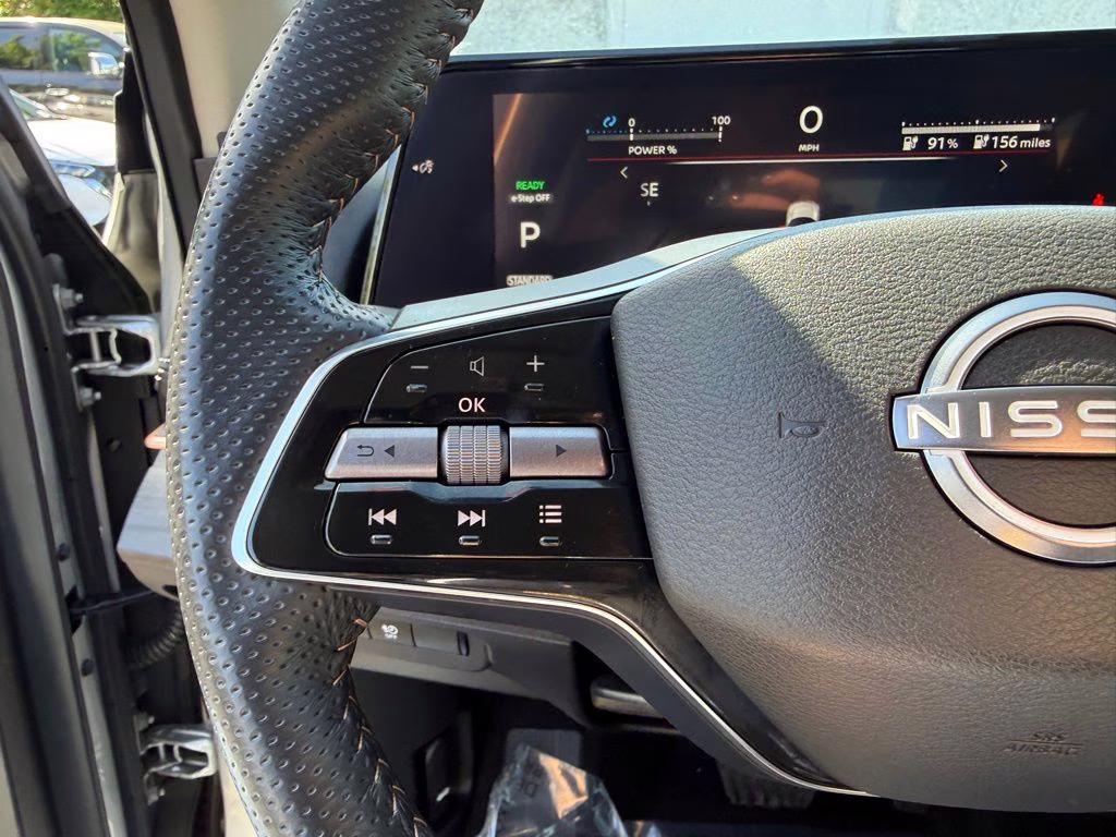 2024 Brilliant Silver Metallic/Black Diamond Pearl Nissan ARIYA ENGAGE e-4ORCE AWD SUV