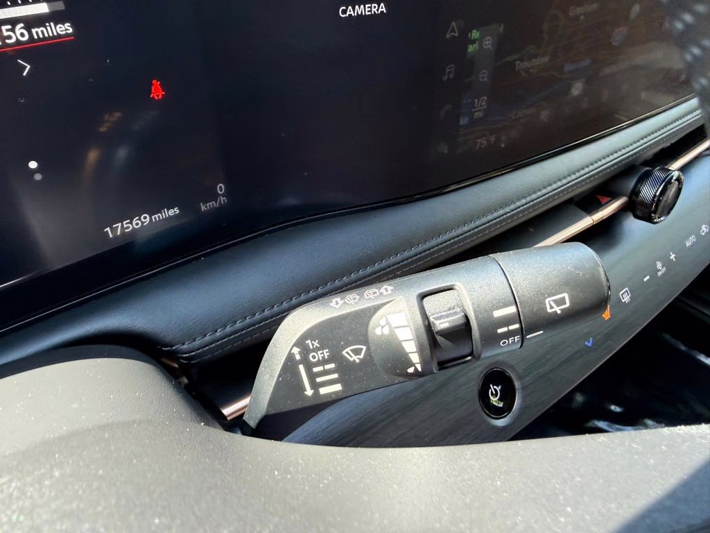 2024 Brilliant Silver Metallic/Black Diamond Pearl Nissan ARIYA ENGAGE e-4ORCE AWD SUV