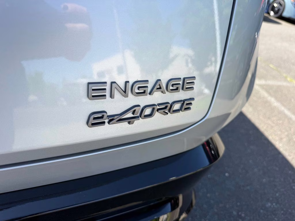 2024 Brilliant Silver Metallic/Black Diamond Pearl Nissan ARIYA ENGAGE e-4ORCE AWD SUV