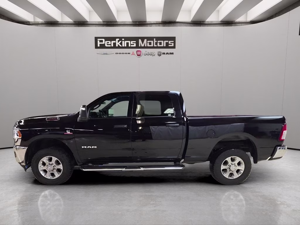2024 Diamond Black Crystal Pearlcoat Ram 2500 Big Horn 4X4 Truck