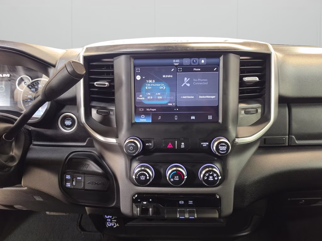 2024 Diamond Black Crystal Pearlcoat Ram 2500 Big Horn 4X4 Truck