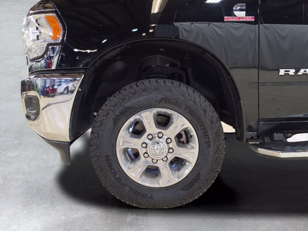 2024 Diamond Black Crystal Pearlcoat Ram 2500 Big Horn 4X4 Truck