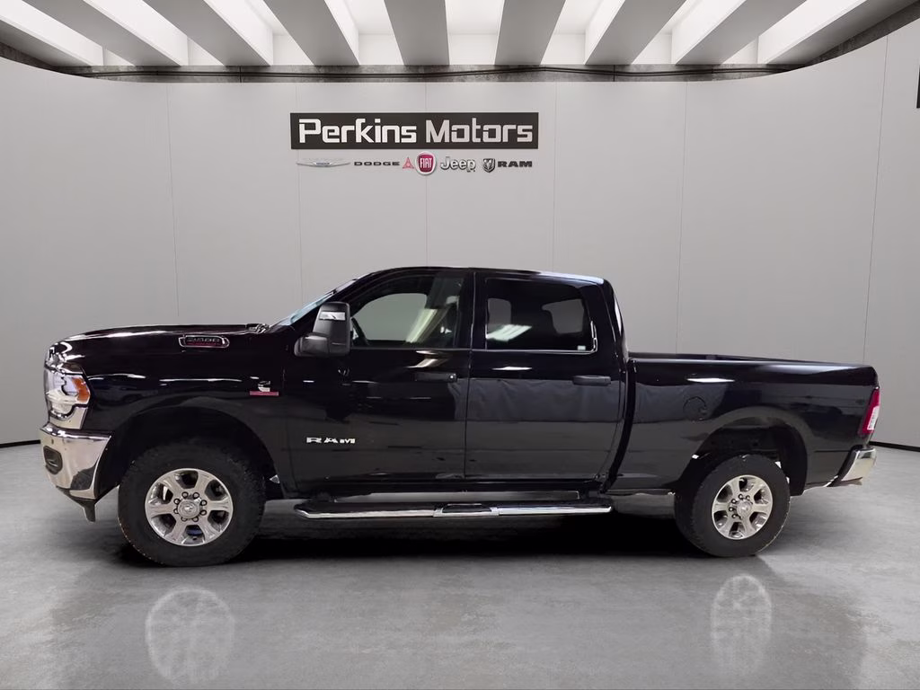 2024 Diamond Black Crystal Pearlcoat Ram 2500 Big Horn 4X4 Truck