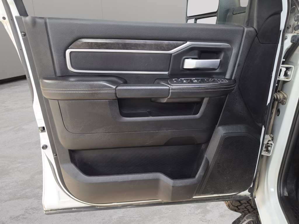2024 Bright White Clearcoat Ram 2500 Big Horn 4X4 Truck