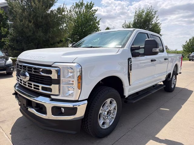 2026 Oxford White Ford Super Duty F-250 SRW XLT 4X4 Truck