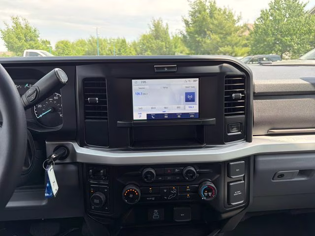 2026 Oxford White Ford Super Duty F-250 SRW XLT 4X4 Truck