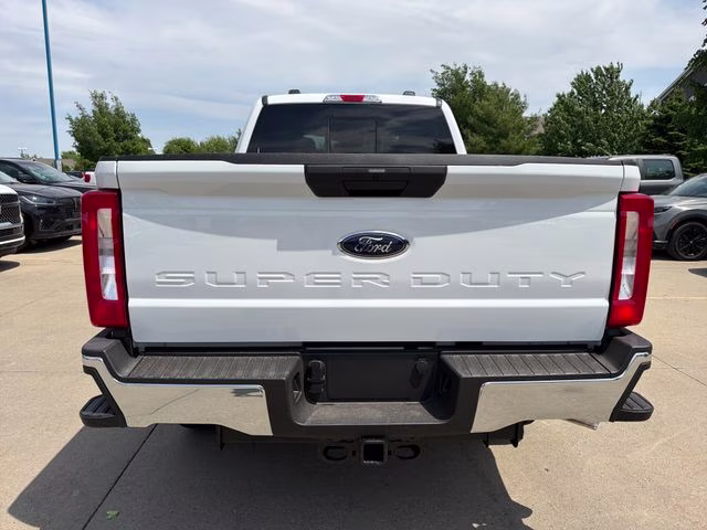 2026 Oxford White Ford Super Duty F-250 SRW XLT 4X4 Truck