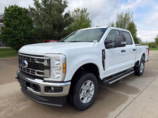 2026 Oxford White Ford Super Duty F-250 SRW XLT 4X4 Truck