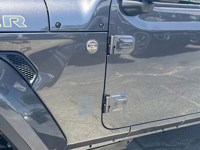 2026 Granite Crystal Metallic Clearcoat Jeep Wrangler 85th Anniversary 4X4 Convertible