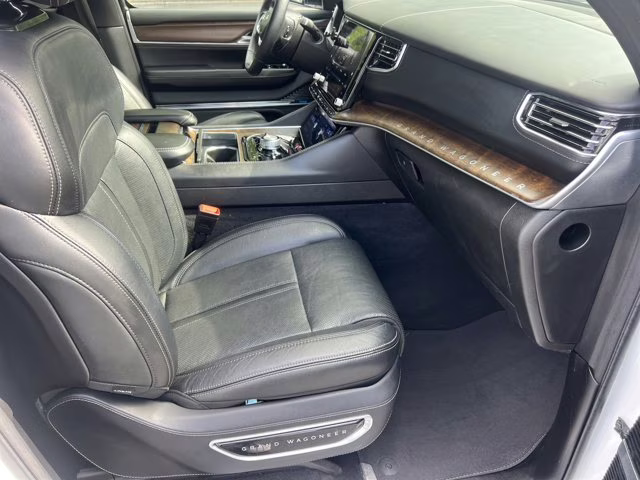 2023 Bright White Clearcoat Jeep Grand Wagoneer 4x4 4X4 SUV