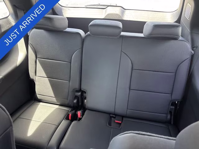 2026 Sterling Gray Metallic Chevrolet Traverse LT FWD SUV
