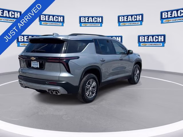 2026 Sterling Gray Metallic Chevrolet Traverse LT FWD SUV