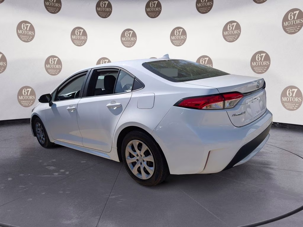 2021 Super White Toyota Corolla LE FWD Sedan
