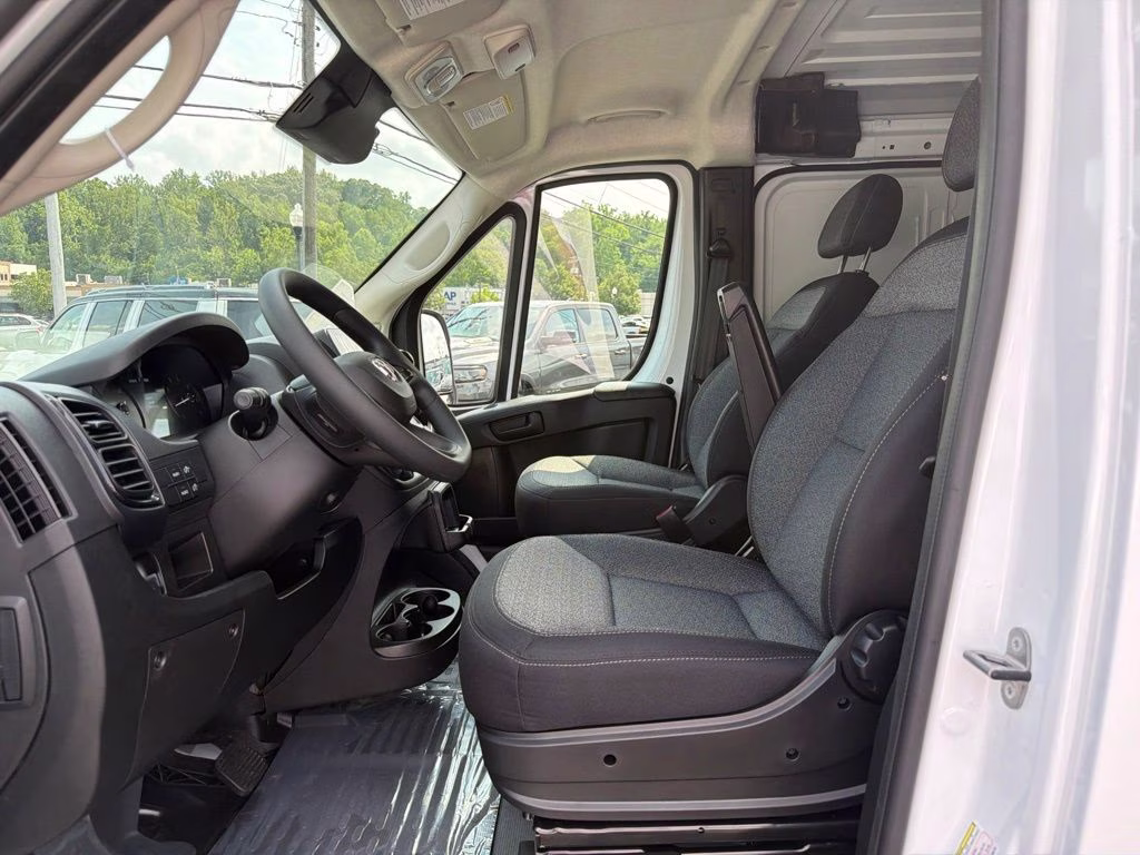 2026 Bright White Clearcoat Ram ProMaster 1500 Low Roof FWD Van