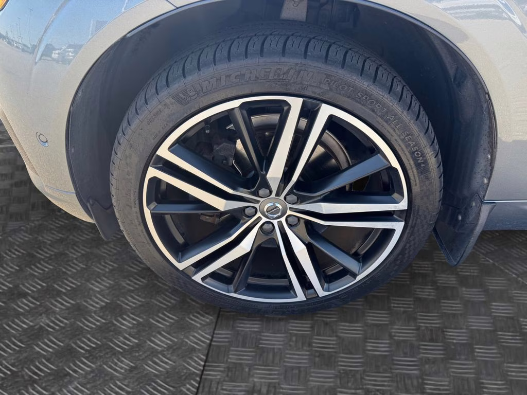 2021 Osmium Gray Metallic Volvo XC60 T6 R-Design AWD SUV