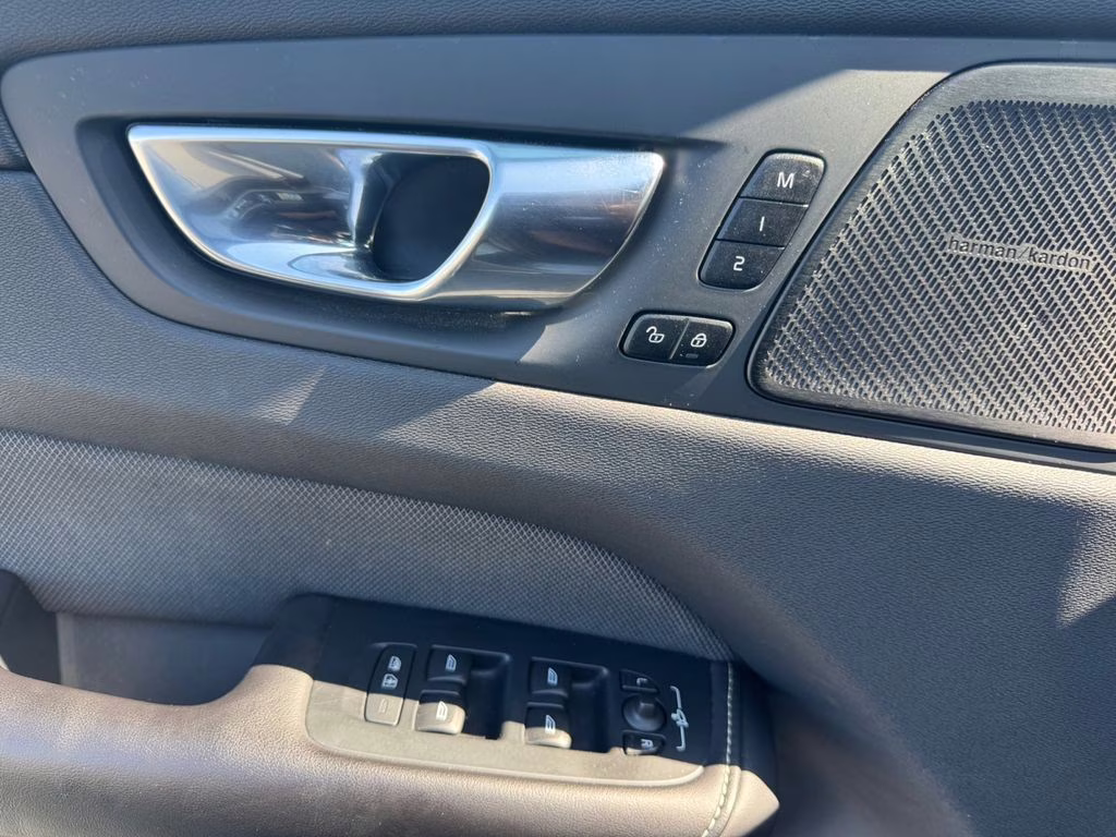 2021 Osmium Gray Metallic Volvo XC60 T6 R-Design AWD SUV