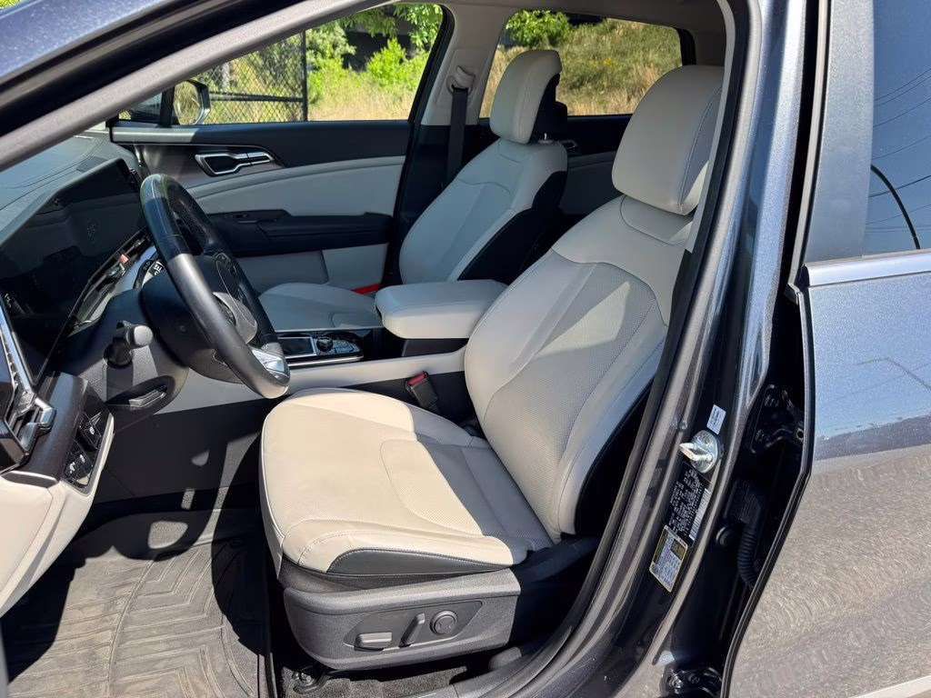 2023 Gravity Gray Kia Sportage EX FWD SUV