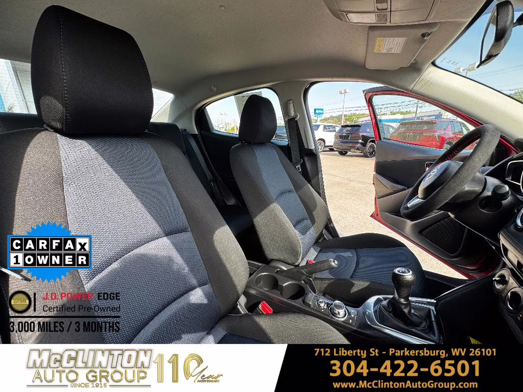 2017 Pulse Toyota Yaris iA Base FWD Sedan