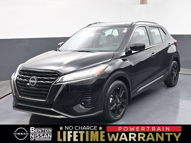 2024 Super Black Nissan Kicks SR FWD SUV