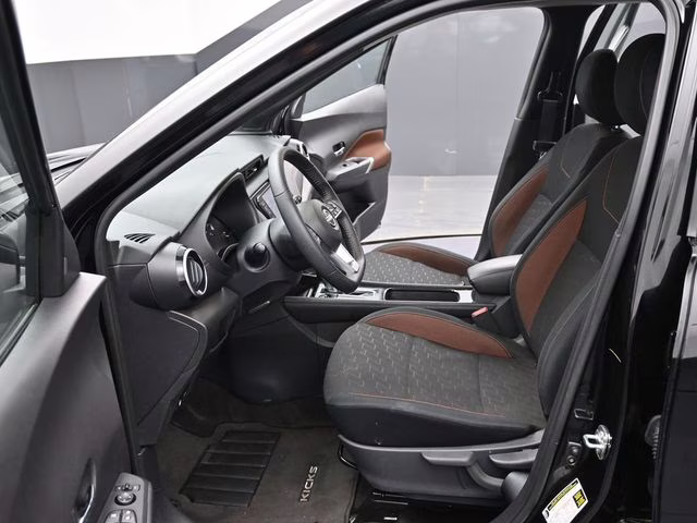 2024 Super Black Nissan Kicks SR FWD SUV