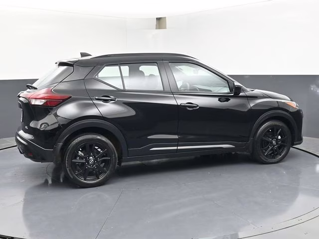 2024 Super Black Nissan Kicks SR FWD SUV