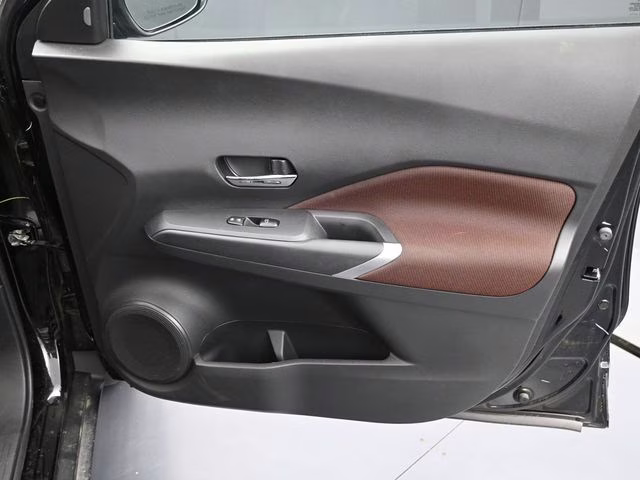 2024 Super Black Nissan Kicks SR FWD SUV