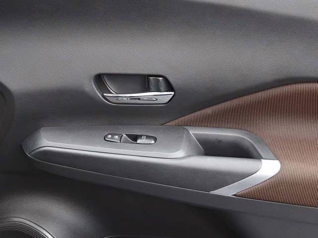 2024 Super Black Nissan Kicks SR FWD SUV