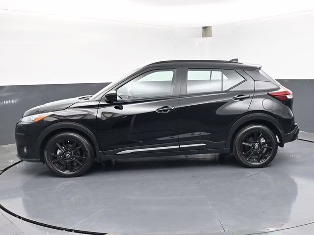 2024 Super Black Nissan Kicks SR FWD SUV