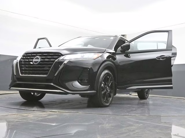 2024 Super Black Nissan Kicks SR FWD SUV