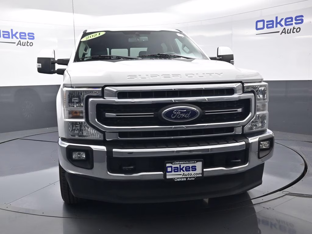 2021 Oxford White Ford Super Duty F-250 SRW Lariat 4X4 Truck