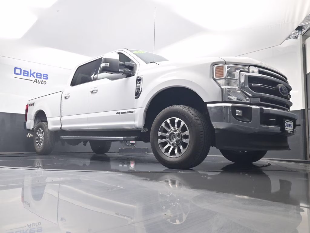 2021 Oxford White Ford Super Duty F-250 SRW Lariat 4X4 Truck