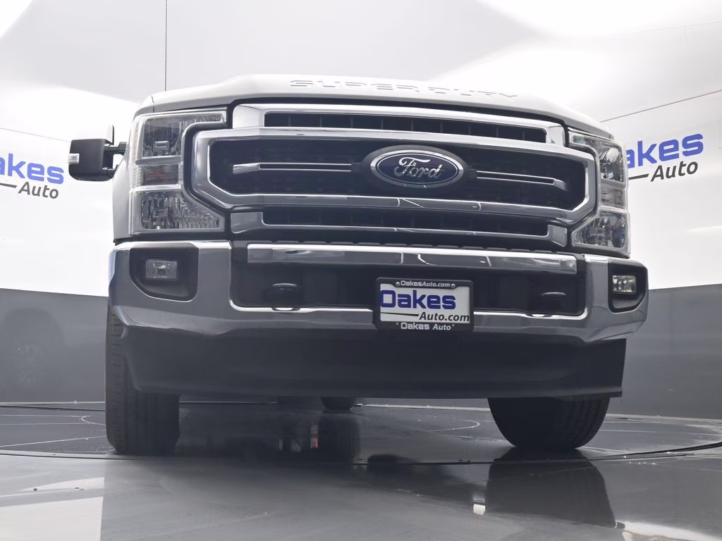 2021 Oxford White Ford Super Duty F-250 SRW Lariat 4X4 Truck