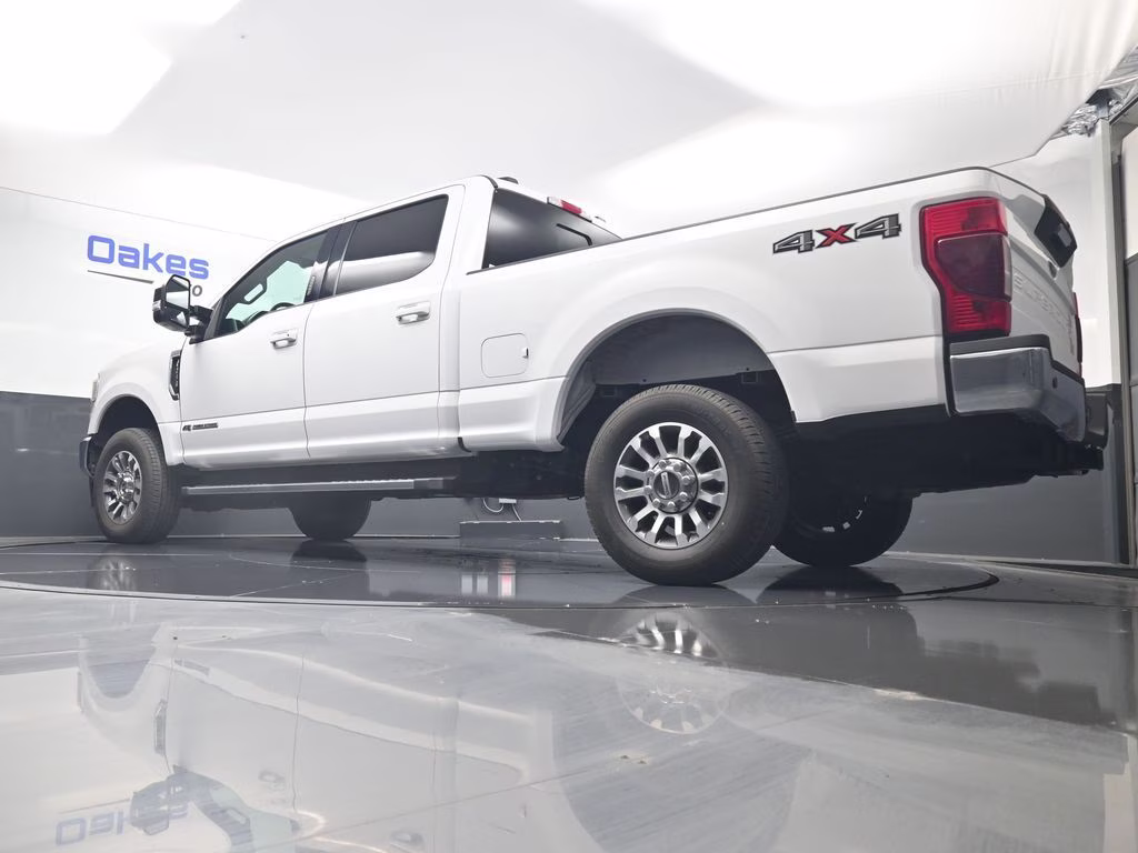 2021 Oxford White Ford Super Duty F-250 SRW Lariat 4X4 Truck