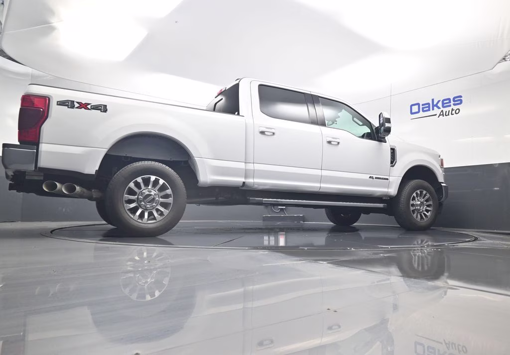 2021 Oxford White Ford Super Duty F-250 SRW Lariat 4X4 Truck