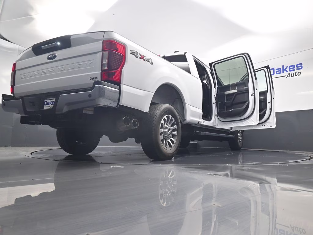 2021 Oxford White Ford Super Duty F-250 SRW Lariat 4X4 Truck