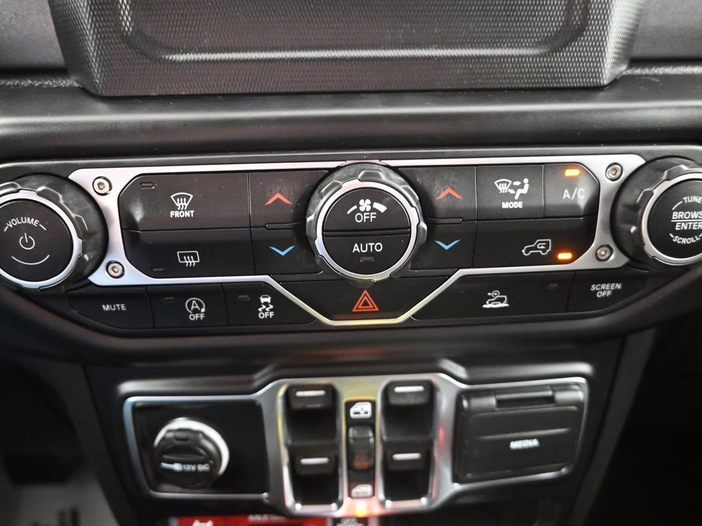 2021 Firecracker Red Clearcoat Jeep Gladiator Mojave 4x4 Customer Preferred Package 24D 4X4 Truck