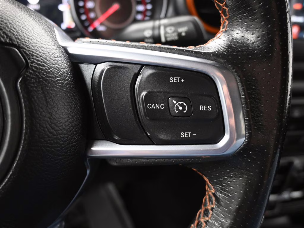 2021 Firecracker Red Clearcoat Jeep Gladiator Mojave 4x4 Customer Preferred Package 24D 4X4 Truck