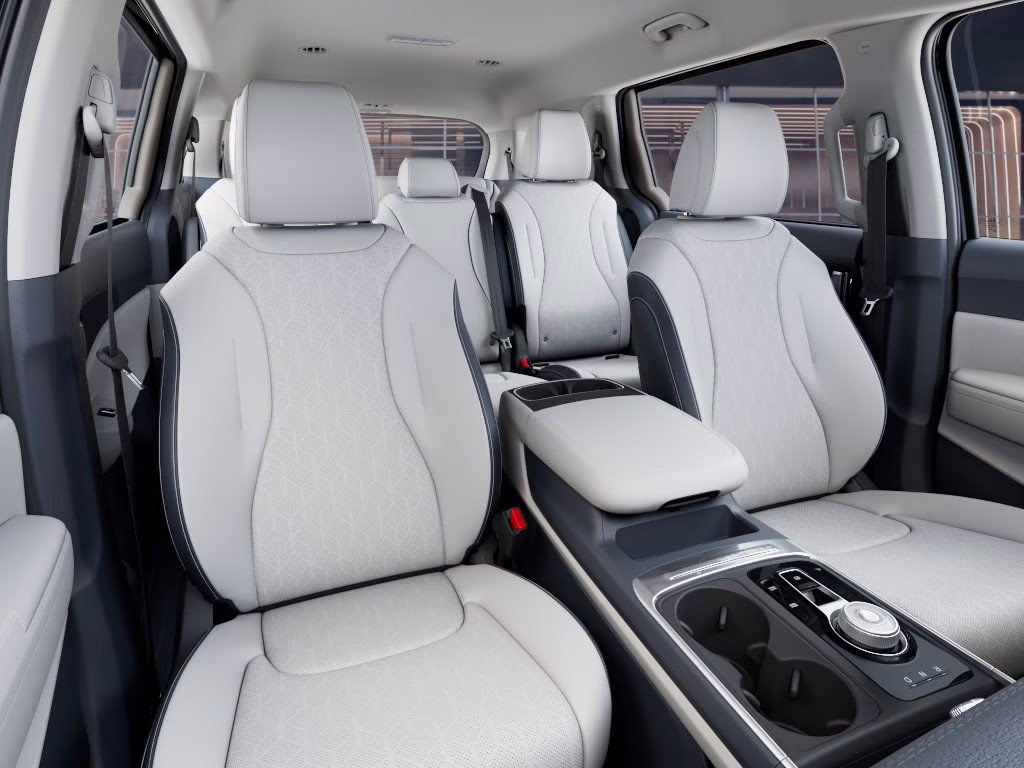 2026 Panthera Metal Kia Carnival Hybrid EX FWD Van