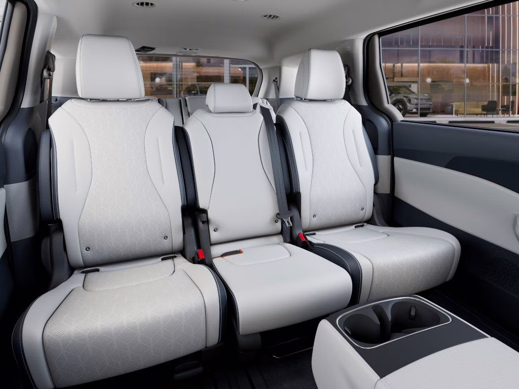 2026 Panthera Metal Kia Carnival Hybrid EX FWD Van