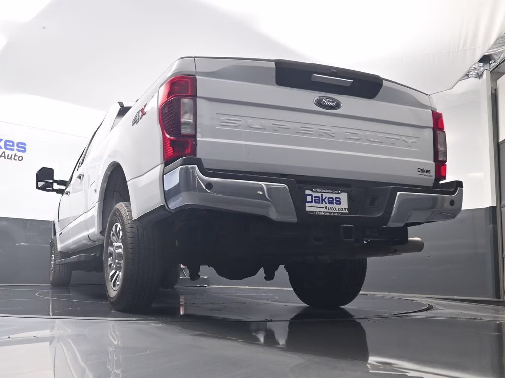 2021 Oxford White Ford Super Duty F-250 SRW Lariat 4X4 Truck