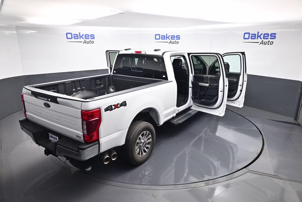 2021 Oxford White Ford Super Duty F-250 SRW Lariat 4X4 Truck