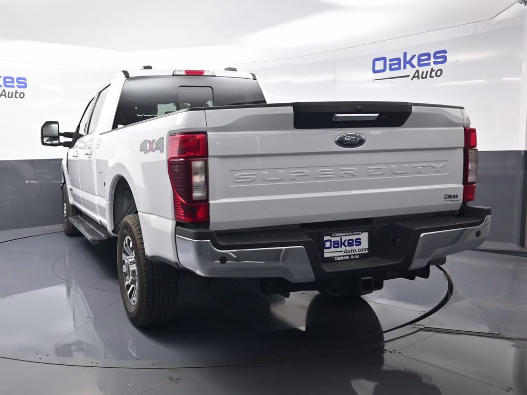 2021 Oxford White Ford Super Duty F-250 SRW Lariat 4X4 Truck