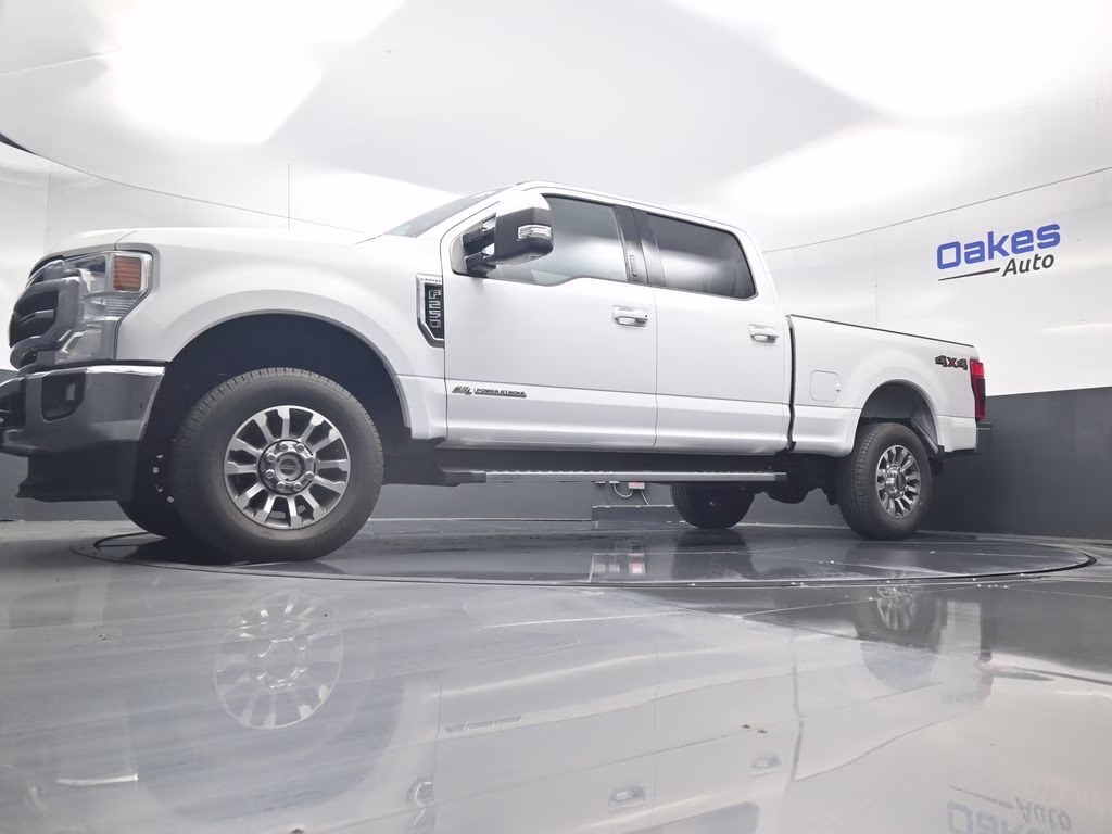 2021 Oxford White Ford Super Duty F-250 SRW Lariat 4X4 Truck