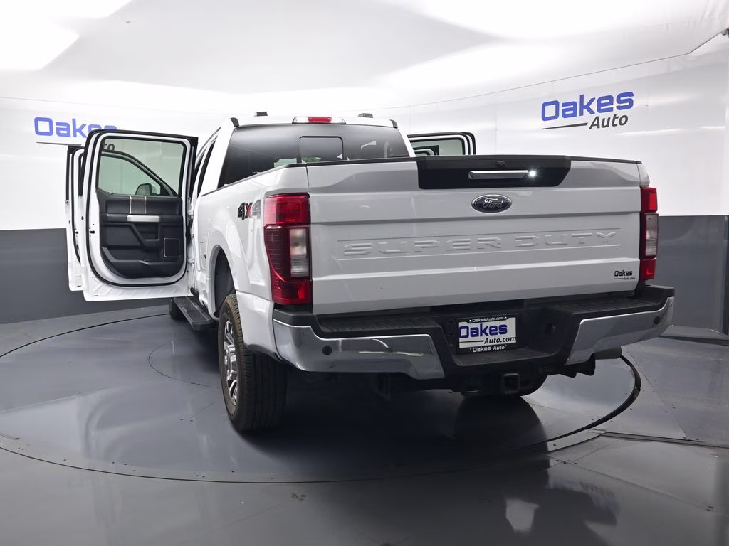 2021 Oxford White Ford Super Duty F-250 SRW Lariat 4X4 Truck
