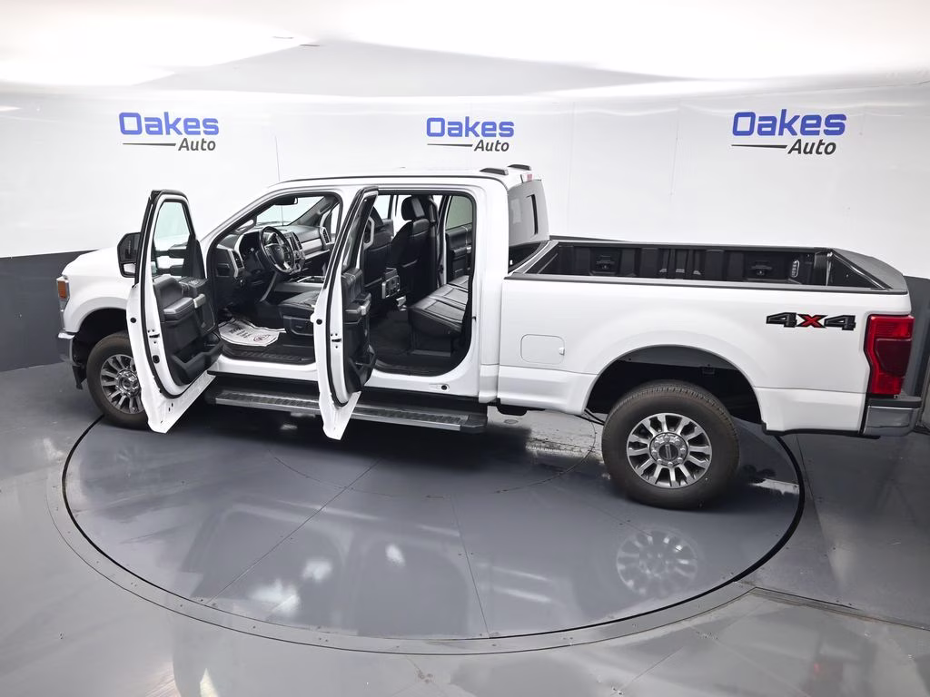 2021 Oxford White Ford Super Duty F-250 SRW Lariat 4X4 Truck
