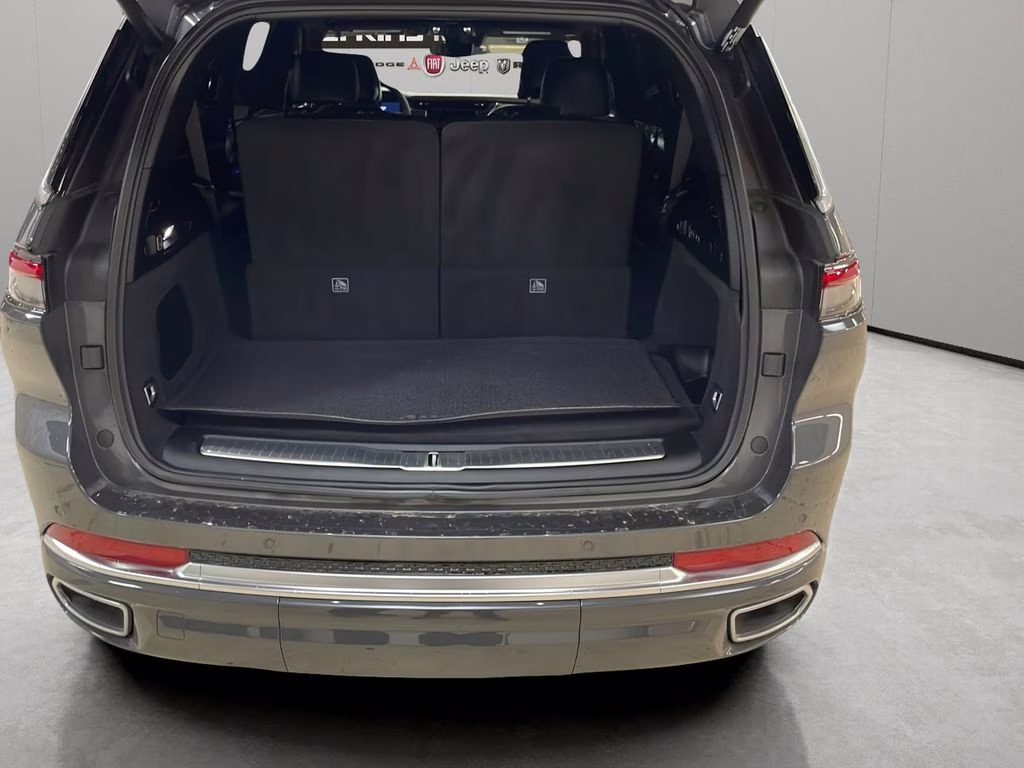 2025 Baltic Gray Metallic Clearcoat Jeep Grand Cherokee L Summit 4X4 SUV
