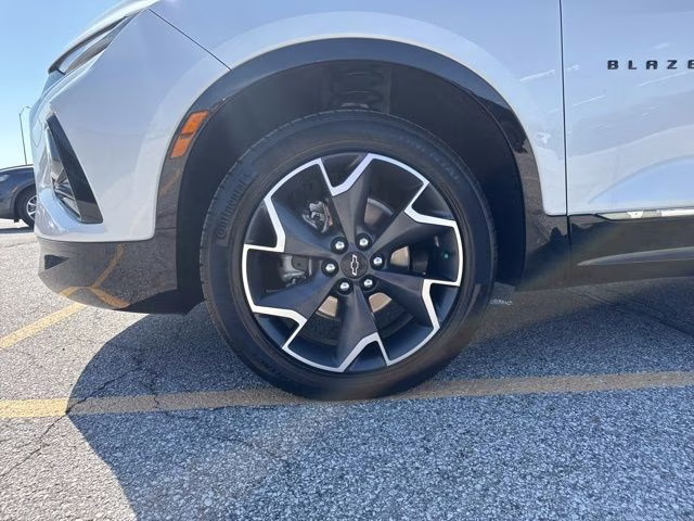 2022 Iridescent Pearl Tricoat Chevrolet Blazer RS AWD SUV
