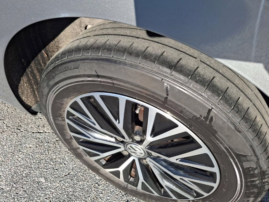 2021 Silver Metallic Volkswagen Jetta 1.4T S FWD Sedan