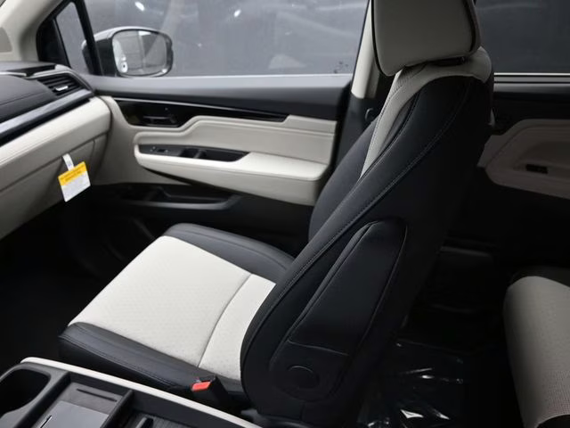 2026 Solar Silver Metallic Honda Odyssey Elite FWD Van
